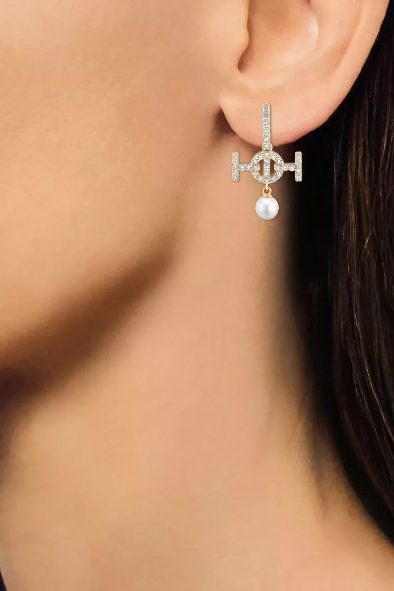 Galloping Pearls - 9K Challenge Studs in Yellow Gold with White Diamonds